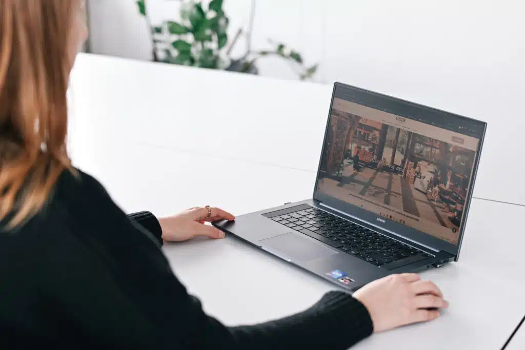 Case GILDE Webdesign Köln Laptop