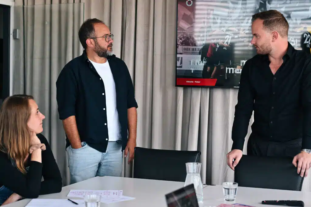 SEO & GEO Strategie | Geschäftsbesprechung