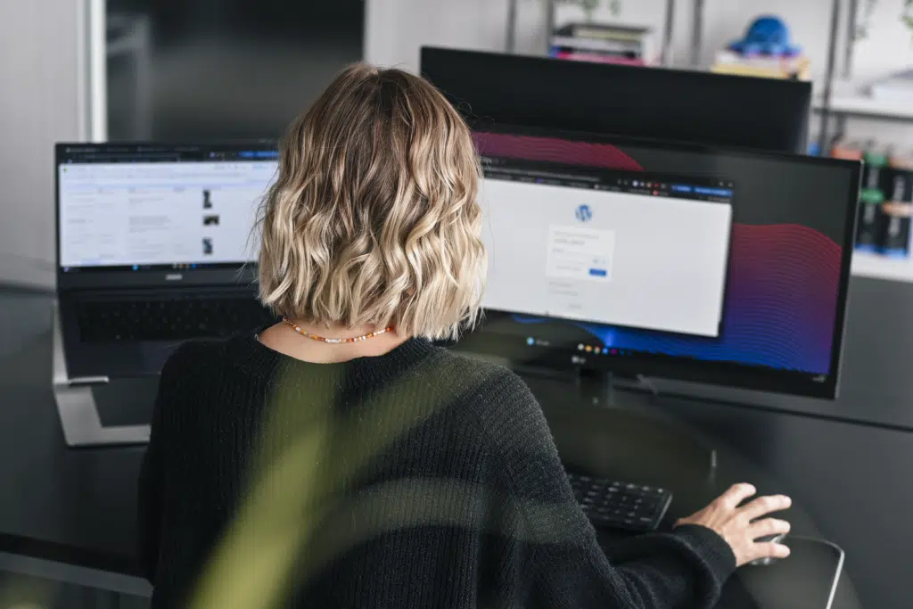 WordPress Webdesign Köln Arbeiten im Office